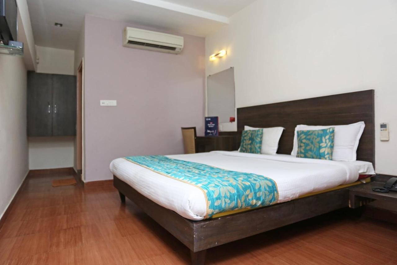 Oyo 4940 Hotel Sea Rock Rāipur Екстериор снимка
