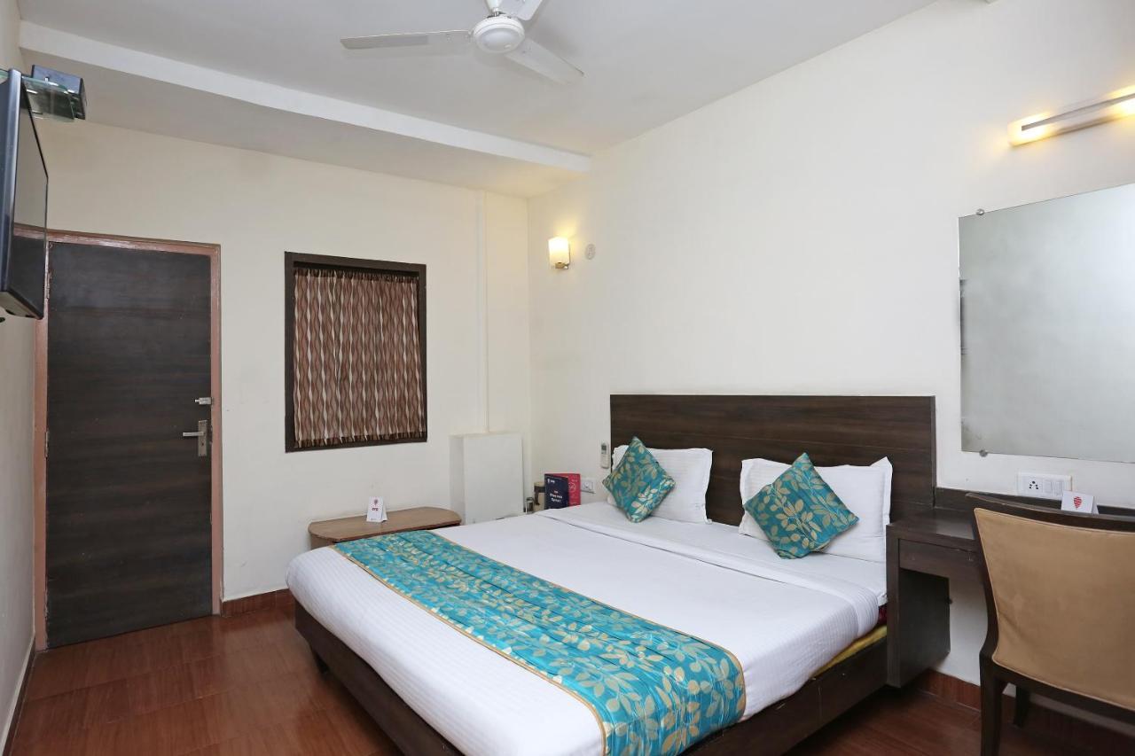 Oyo 4940 Hotel Sea Rock Rāipur Екстериор снимка