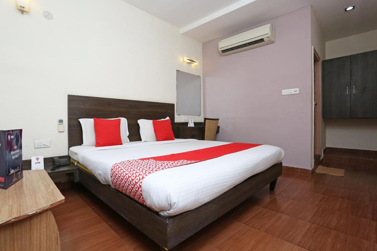 Oyo 4940 Hotel Sea Rock Rāipur Екстериор снимка