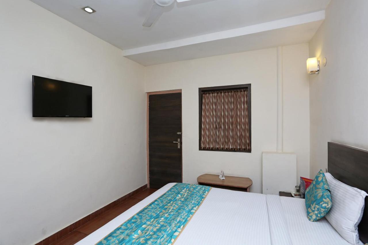 Oyo 4940 Hotel Sea Rock Rāipur Екстериор снимка